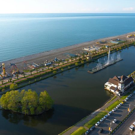 Seaside Resort In New Orbi Twins 巴统 外观 照片