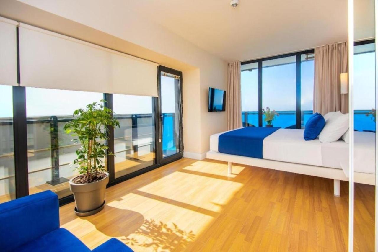 Seaside Resort In New Orbi Twins 巴统 外观 照片